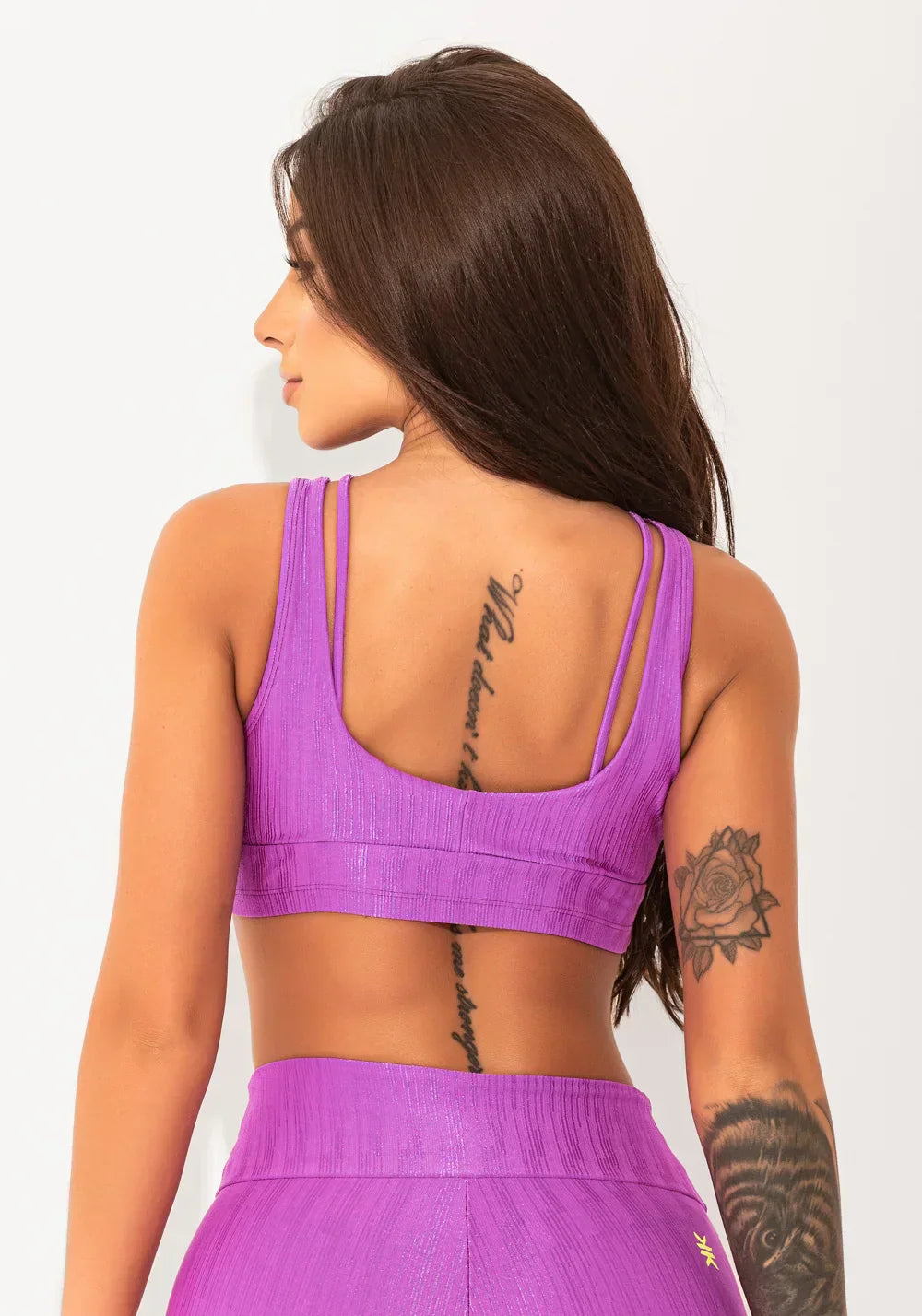 Conjunto Short + Top fitness feminino lilás texturizado cut-out com recortes elegance