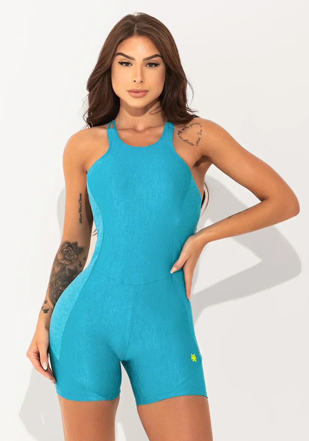 Macacão curto fitness feminino azul texturizado com alças cruzadas elegance