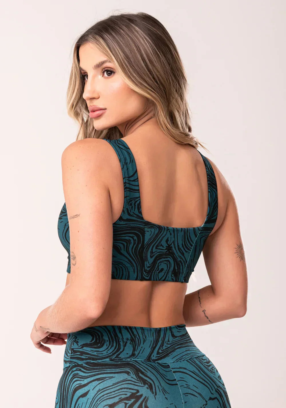 Conjunto Short + Top fitness feminino petróleo decote reto estampado abstract duo euphoria