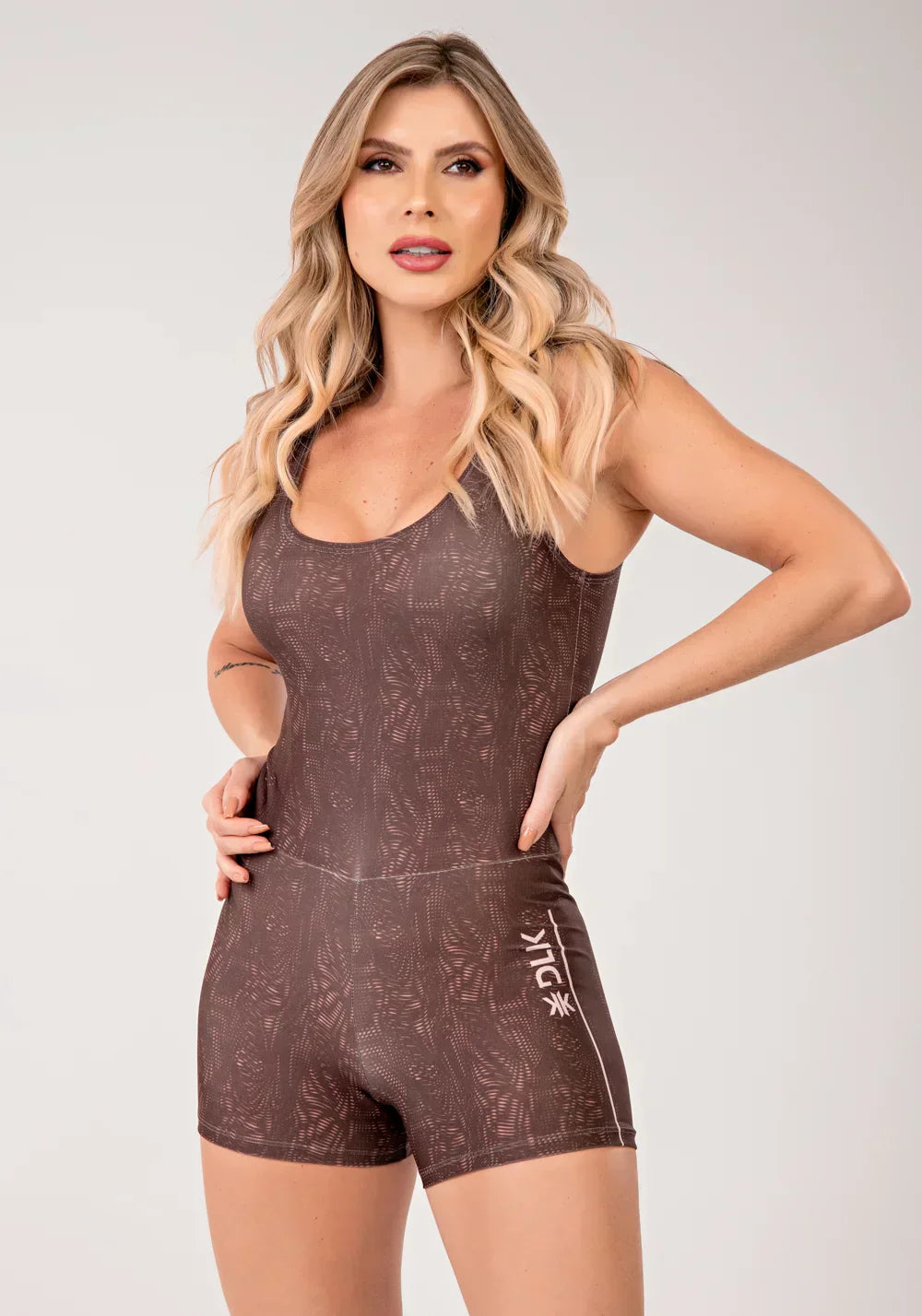 Macaquinho fitness feminino estampado energy marrom printed mousse