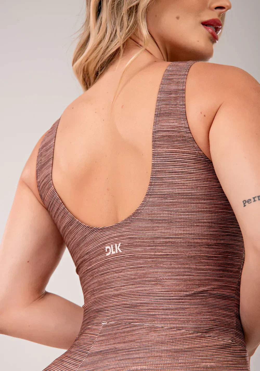 Macaquinho fitness feminino estampado melange degradê marrom printed mousse