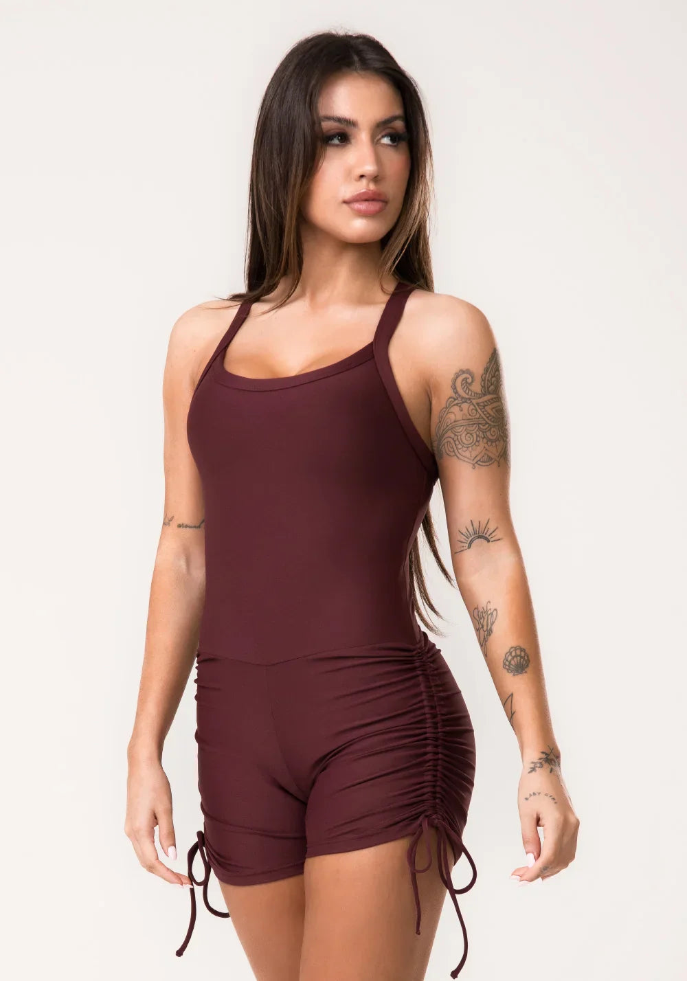 Macaquinho fitness feminino vinho com franzido aura